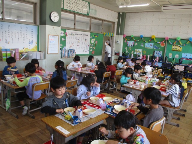 給食、おいしいね！