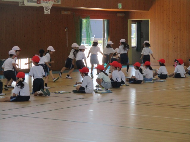 反復横跳びの様子