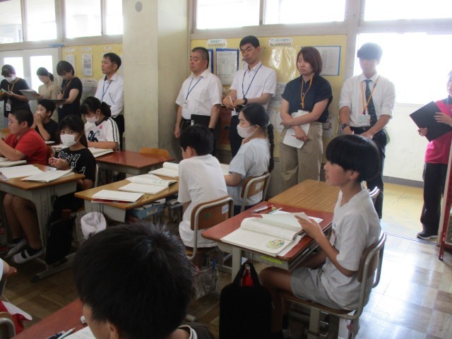 全体で意見を共有する様子