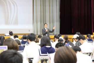 高校の担当者より