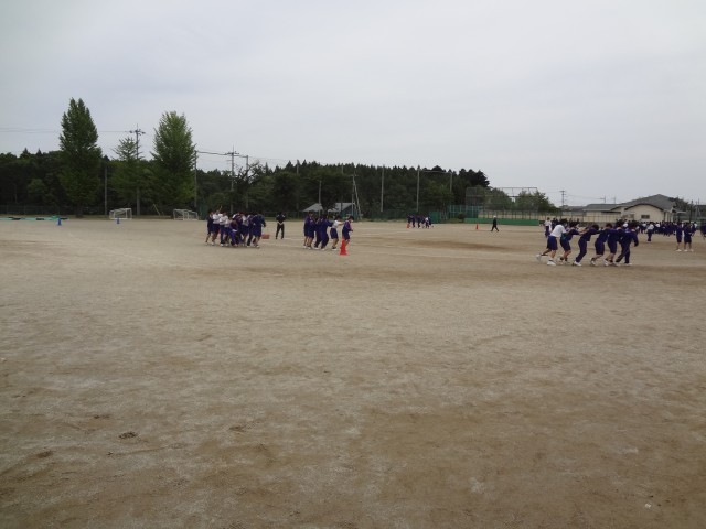 ３年生のムカデリレーです